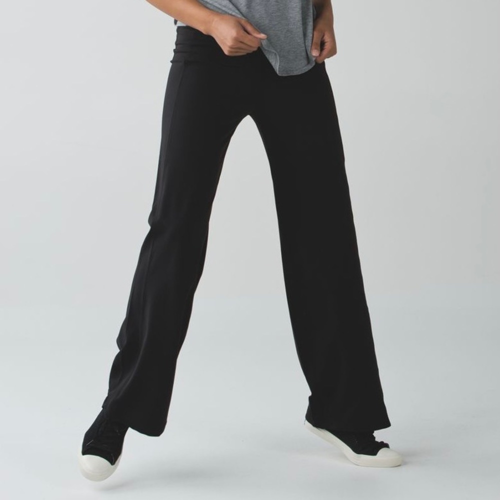 Lululemon Sit In Stillness 6 or 8 Black